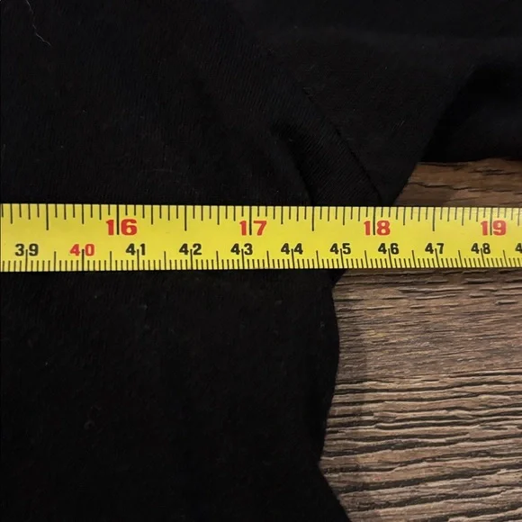 GUESS Men's Black T-Shirt - Picture 7 of 8